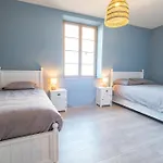Les Blancs - Maison De Maitre Entouree De Vignes