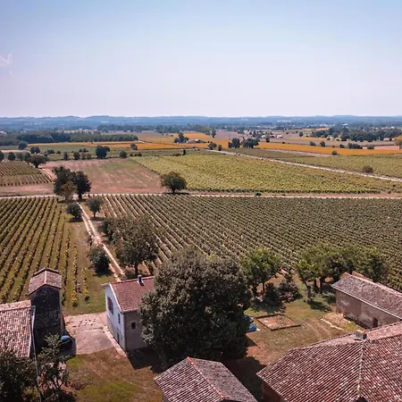 Les Blancs - Maison De Maitre Entouree De Vignes