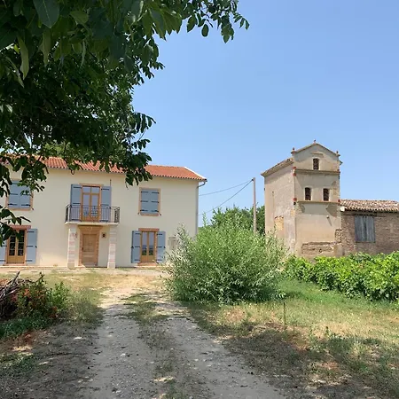 Les Blancs - Maison De Maitre Entouree De Vignes